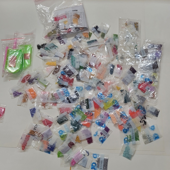 Assortment of Diamond Art Painting Beads/Gems - Picture 3 of 4